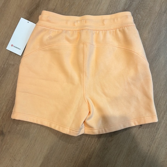Lululemon Scuba High Ride Short 5” -Peach - Picture 2 of 3